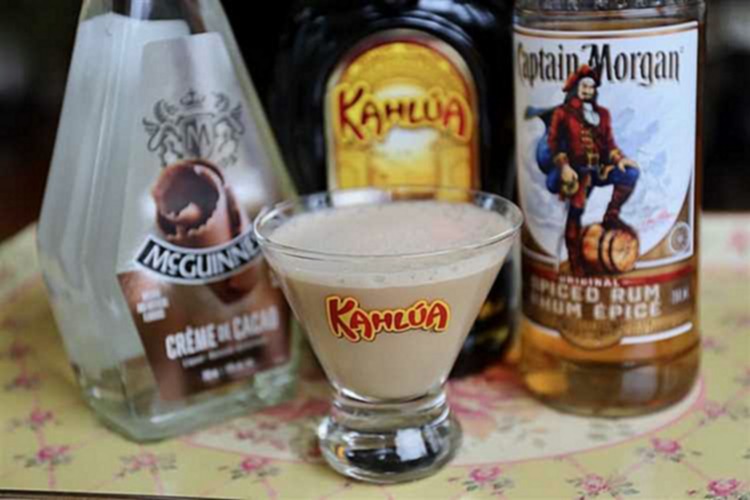 Cocktail Recipes Featuring Kahlúa: The Kahlúa Mudslide