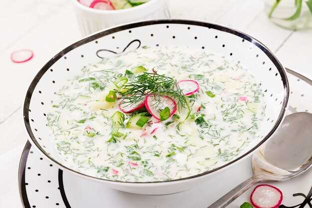 Mixing and storing the coleslaw