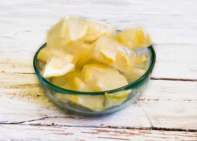 Can starfruit be frozen?