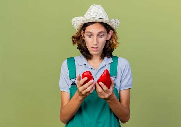 Physical signs of spoiled strawberries